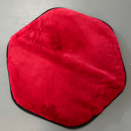Dogtraining101 Size 5 Red Faux Fur Hex - Training Mat (Special Buy)